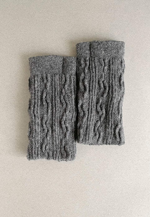 Teni Hand Warmers cosy fingerless wool gloves by Nishiguchi Kutsushita - charcoal grey