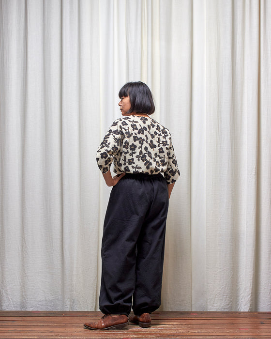 AVATAR top - Ivory Black Blooms