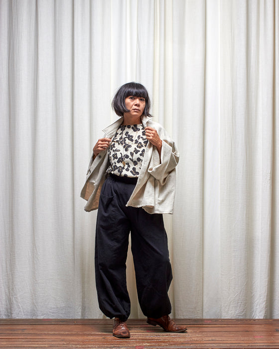 AVATAR top - Ivory Black Blooms