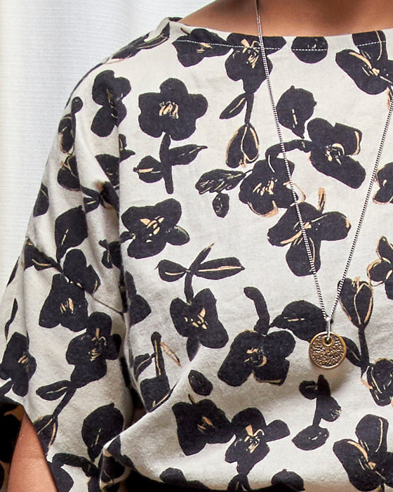 AVATAR top - Ivory Black Blooms