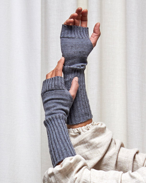 FINGERLESS GLOVES - Basalt | MRS WOO X BROOD