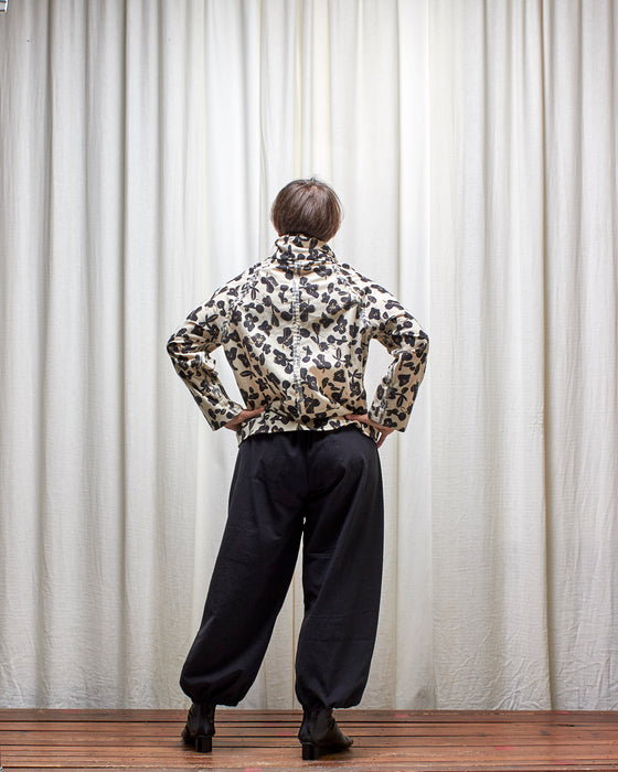 IRREVERSIBLE pullover - Ivory Black Blooms