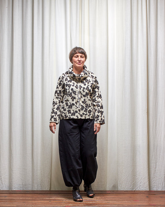 IRREVERSIBLE pullover - Ivory Black Blooms