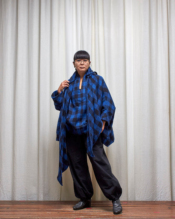 THE MESSENGER poncho with scarf - Wool Cobalt Check
