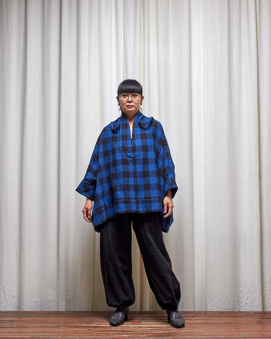 THE MESSENGER poncho with scarf - Wool Cobalt Check