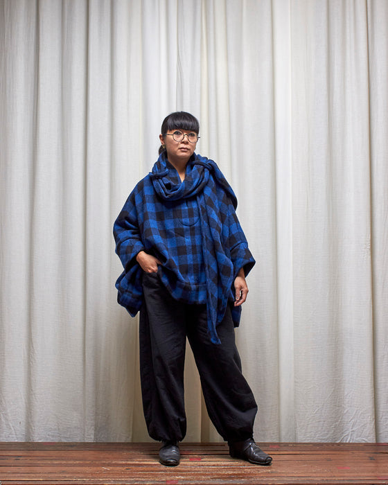 THE MESSENGER poncho with scarf - Wool Cobalt Check