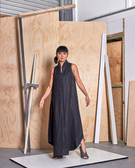 THE ORACLE dress - Black Linen