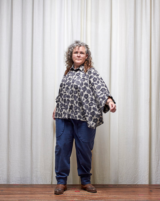 THE ADLER duster dresshirt - Charcoal Seed Flowers