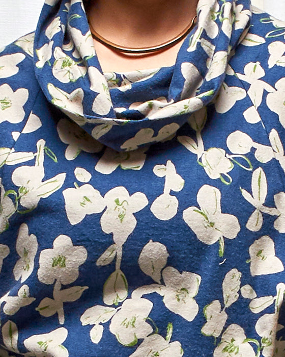 TRIPLE JUMP jumper - Blue Evergreen Blooms