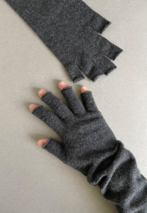 Merino Wool Fingerless Gloves - Charcoal Grey