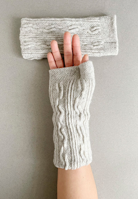 Teni Hand Warmers cosy fingerless wool gloves by Nishiguchi Kutsushita - light grey